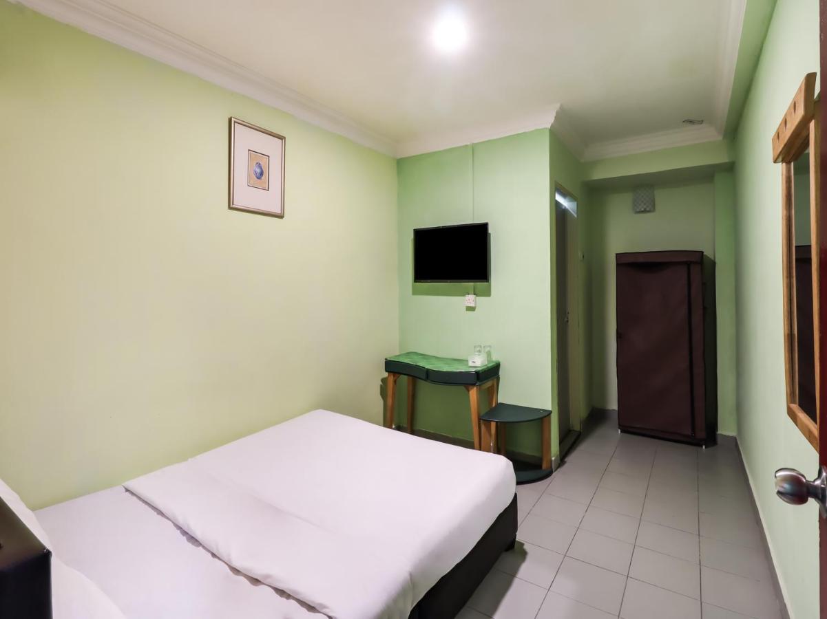Oyo 89584 Hotel Sahara Куала-Кубу-Бару Экстерьер фото