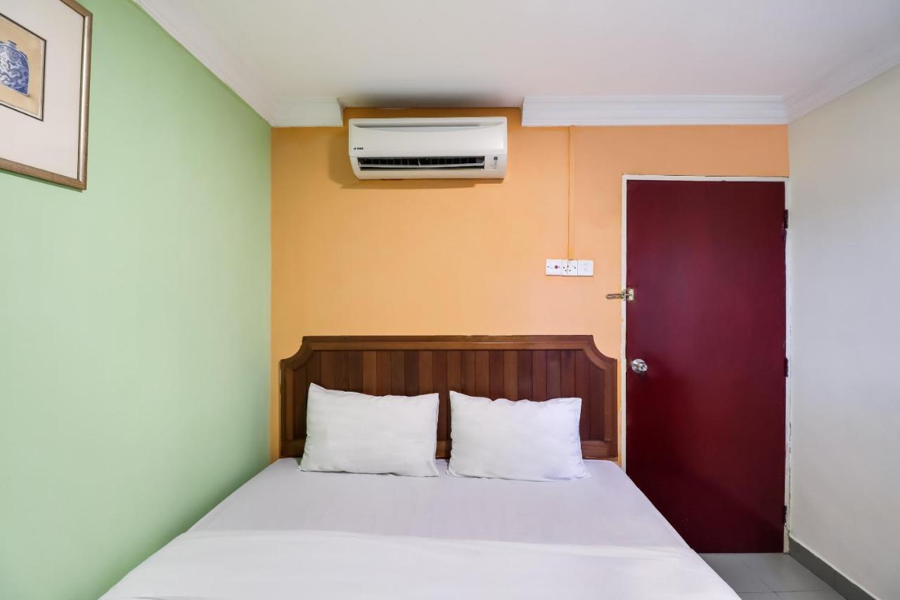 Oyo 89584 Hotel Sahara Куала-Кубу-Бару Экстерьер фото